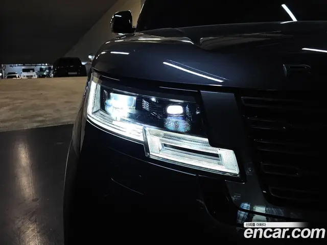 Land Rover Range Rover 2024 4.4 автомат (гидро), миниатюра 6