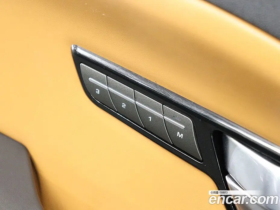 Land Rover Range Rover Evoque 2018 2.0 автомат (гидро), фото 11