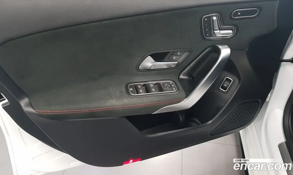 Mercedes-Benz A-Class 2022 2.0 автомат (гидро), фото 15