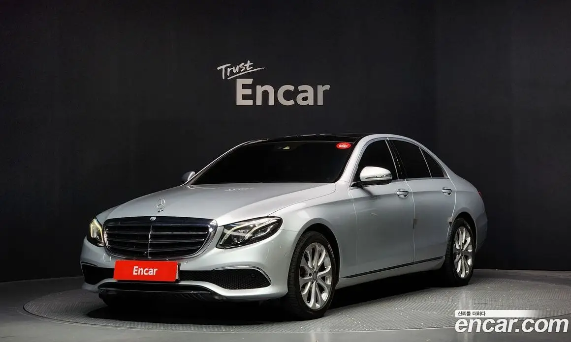 Mercedes-Benz E-Class 2016 2.0 автомат (гидро), фото 1 Mercedes-Benz E-Class 2016 2.0 автомат (гидро), фото 1