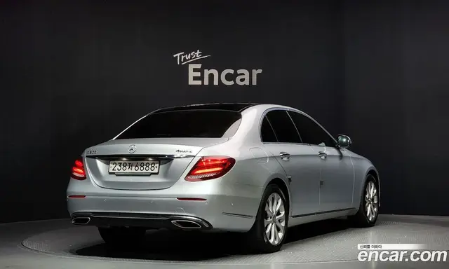 Mercedes-Benz E-Class 2016 2.0 автомат (гидро), миниатюра 2 Mercedes-Benz E-Class 2016 2.0 автомат (гидро), миниатюра 2