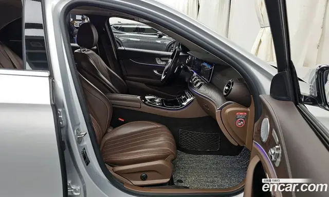 Mercedes-Benz E-Class 2016 2.0 автомат (гидро), миниатюра 11 Mercedes-Benz E-Class 2016 2.0 автомат (гидро), миниатюра 11