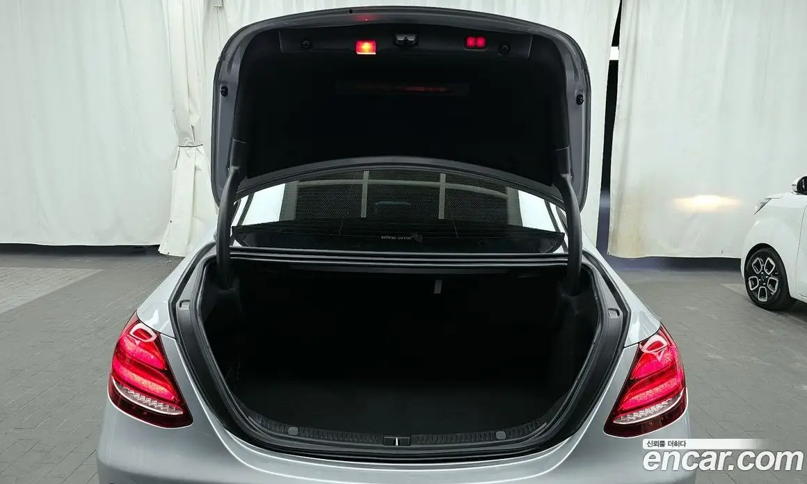 Mercedes-Benz E-Class 2016 2.0 автомат (гидро), фото 20 Mercedes-Benz E-Class 2016 2.0 автомат (гидро), фото 20