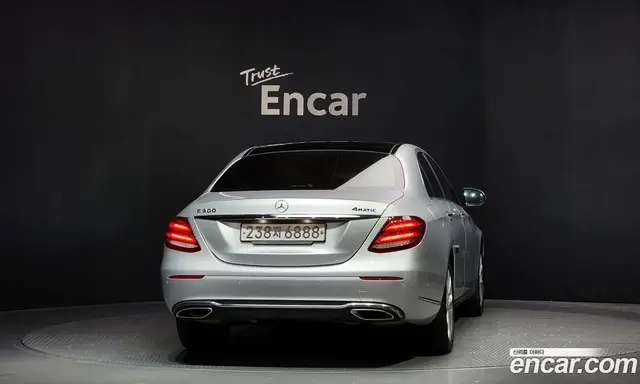 Mercedes-Benz E-Class 2016 2.0 автомат (гидро), миниатюра 4 Mercedes-Benz E-Class 2016 2.0 автомат (гидро), миниатюра 4