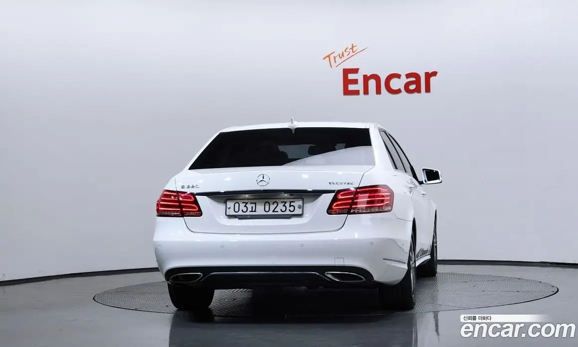 Mercedes-Benz E-Class 2016 2.1 автомат (гидро), фото 4 Mercedes-Benz E-Class 2016 2.1 автомат (гидро), фото 4