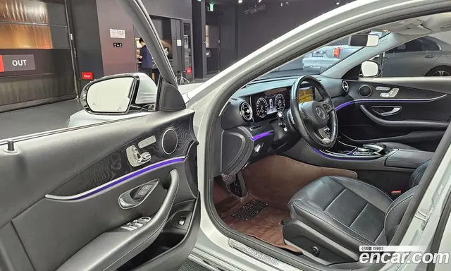 Mercedes-Benz E-Class 2017 2.0 автомат (гидро), миниатюра 11 Mercedes-Benz E-Class 2017 2.0 автомат (гидро), миниатюра 11