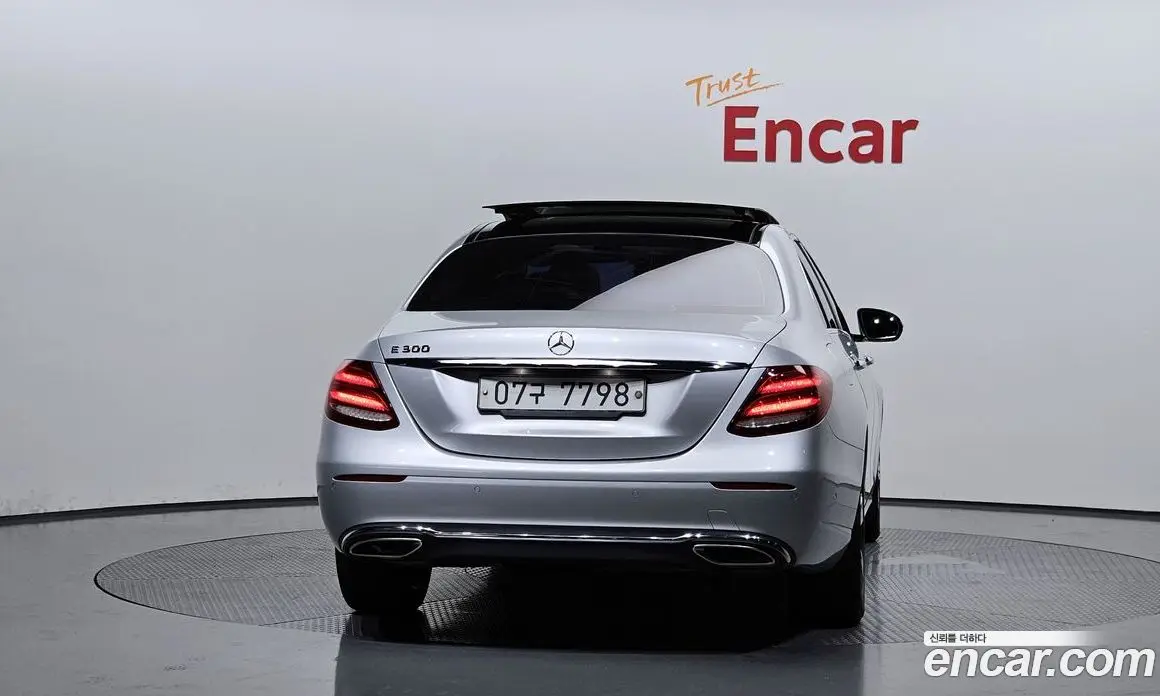 Mercedes-Benz E-Class 2017 2.0 автомат (гидро), фото 4 Mercedes-Benz E-Class 2017 2.0 автомат (гидро), фото 4
