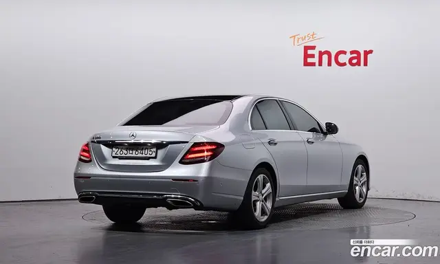 Mercedes-Benz E-Class 2017 2.0 автомат (гидро), миниатюра 2 Mercedes-Benz E-Class 2017 2.0 автомат (гидро), миниатюра 2