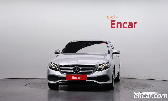 Mercedes-Benz E-Class 2017 2.0 автомат (гидро), миниатюра 3 Mercedes-Benz E-Class 2017 2.0 автомат (гидро), миниатюра 3