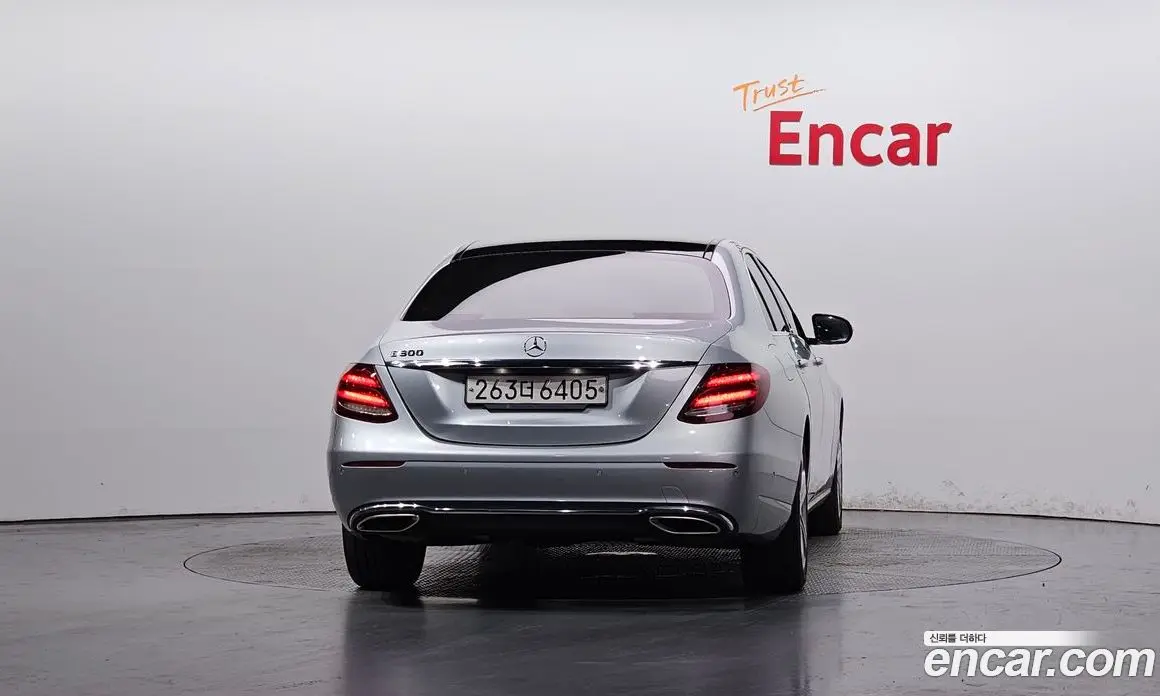 Mercedes-Benz E-Class 2017 2.0 автомат (гидро), фото 4 Mercedes-Benz E-Class 2017 2.0 автомат (гидро), фото 4