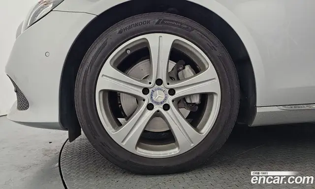 Mercedes-Benz E-Class 2017 2.0 автомат (гидро), миниатюра 5 Mercedes-Benz E-Class 2017 2.0 автомат (гидро), миниатюра 5