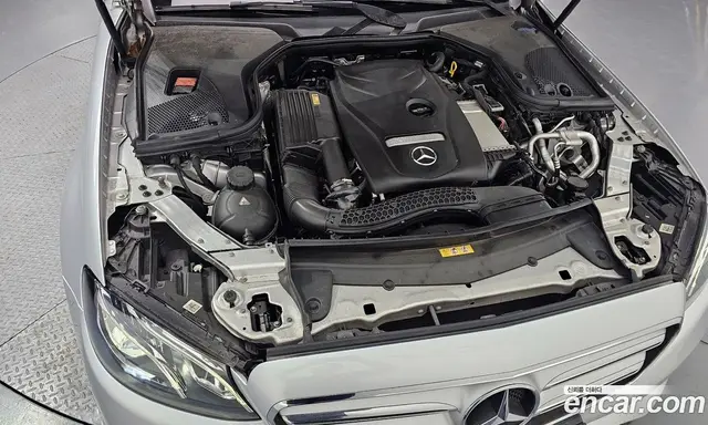 Mercedes-Benz E-Class 2017 2.0 автомат (гидро), миниатюра 6 Mercedes-Benz E-Class 2017 2.0 автомат (гидро), миниатюра 6
