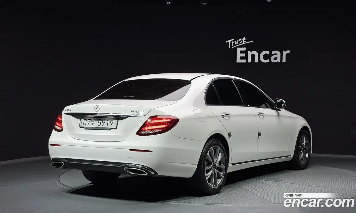 Mercedes-Benz E-Class 2018 2.0 автомат (гидро), фото 2 Mercedes-Benz E-Class 2018 2.0 автомат (гидро), фото 2