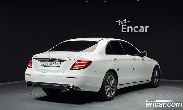 Mercedes-Benz E-Class 2018 2.0 автомат (гидро), миниатюра 2 Mercedes-Benz E-Class 2018 2.0 автомат (гидро), миниатюра 2
