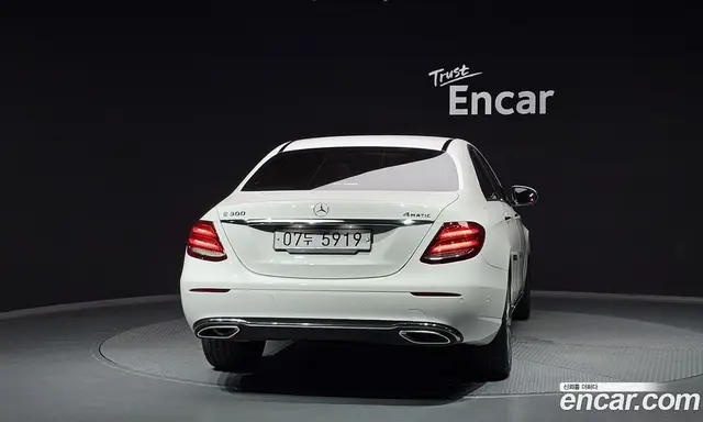 Mercedes-Benz E-Class 2018 2.0 автомат (гидро), миниатюра 4 Mercedes-Benz E-Class 2018 2.0 автомат (гидро), миниатюра 4