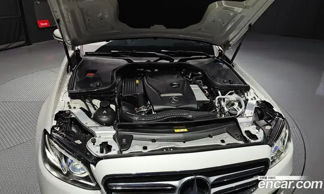 Mercedes-Benz E-Class 2018 2.0 автомат (гидро), миниатюра 6 Mercedes-Benz E-Class 2018 2.0 автомат (гидро), миниатюра 6