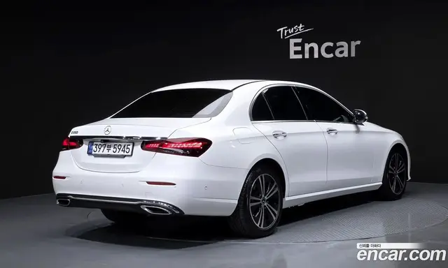 Mercedes-Benz E-Class 2020 2.0 автомат (гидро), миниатюра 2
