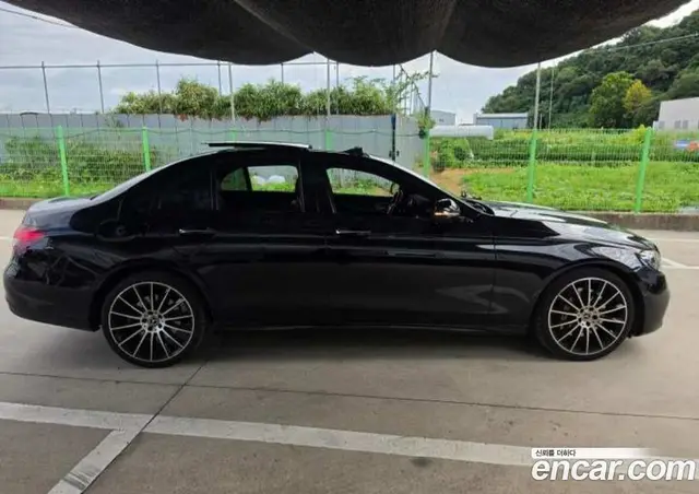 Mercedes-Benz E-Class 2023 2.0 автомат (гидро), миниатюра 12