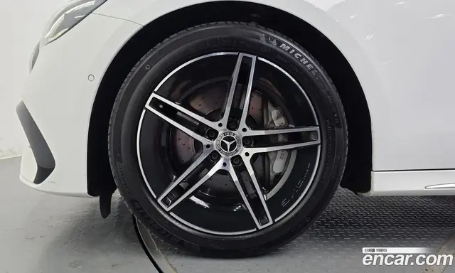 Mercedes-Benz E-Class 2024 2.0 автомат (гидро), миниатюра 5 Mercedes-Benz E-Class 2024 2.0 автомат (гидро), миниатюра 5