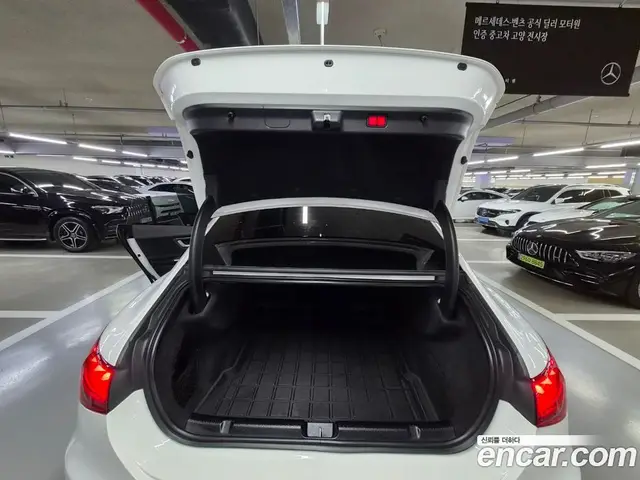 Mercedes-Benz EQE 2022 0.3 автомат (гидро), миниатюра 6 Mercedes-Benz EQE 2022 0.3 автомат (гидро), миниатюра 6