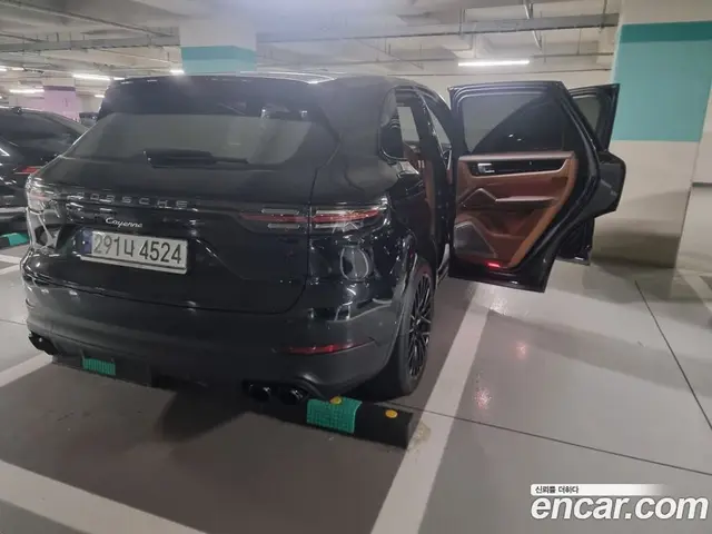 Porsche Cayenne 2019 3.0 автомат (гидро), миниатюра 2 Porsche Cayenne 2019 3.0 автомат (гидро), миниатюра 2