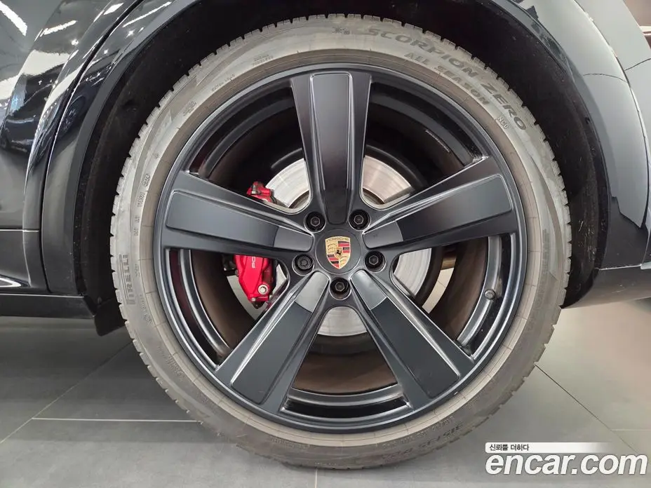 Porsche Cayenne 2025 4.0 автомат (гидро), фото 5 Porsche Cayenne 2025 4.0 автомат (гидро), фото 5