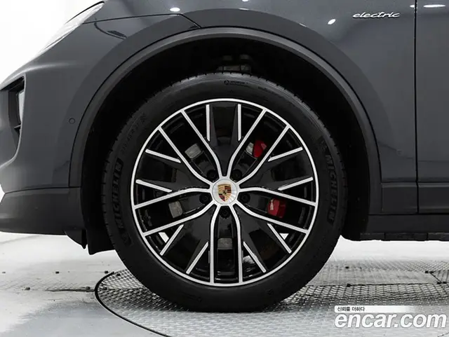 Porsche Macan 2025 0.2 автомат (гидро), миниатюра 5 Porsche Macan 2025 0.2 автомат (гидро), миниатюра 5