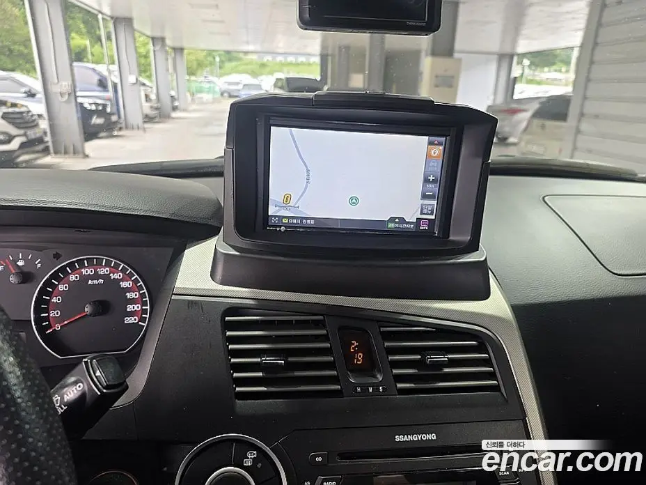 SsangYong Korando 2012 2.0 автомат (гидро), фото 12