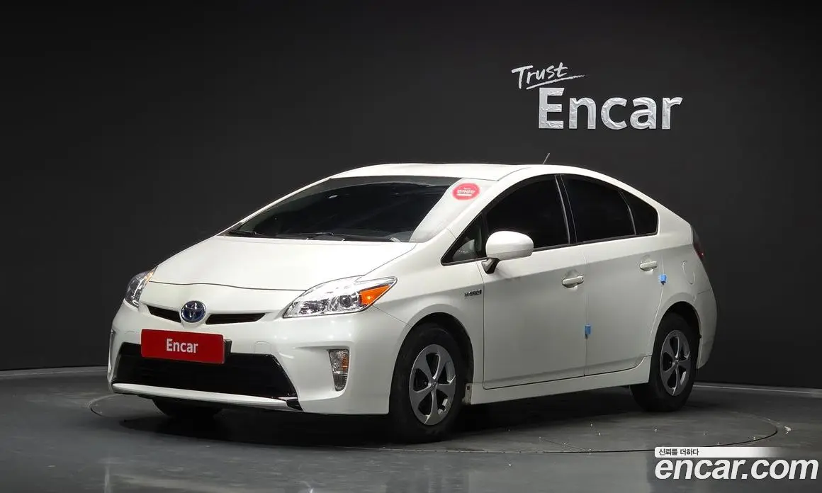 Toyota Prius 2012 1.8 автомат (гидро), фото 1 Toyota Prius 2012 1.8 автомат (гидро), фото 1