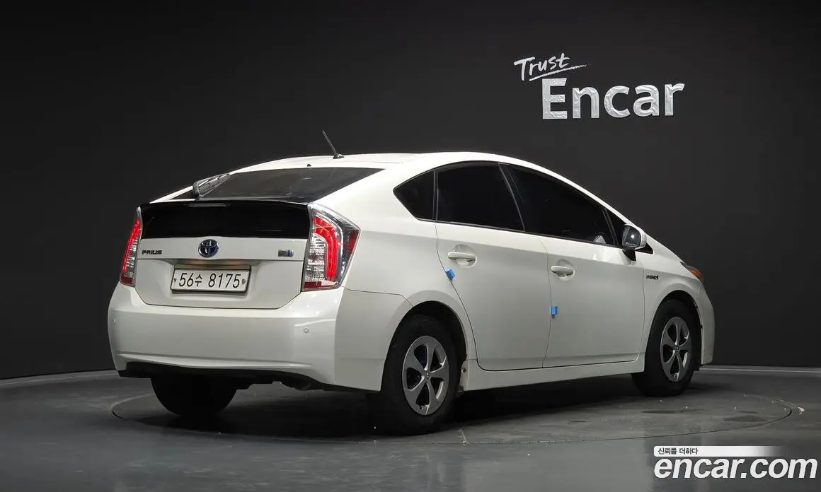 Toyota Prius 2012 1.8 автомат (гидро), фото 2 Toyota Prius 2012 1.8 автомат (гидро), фото 2