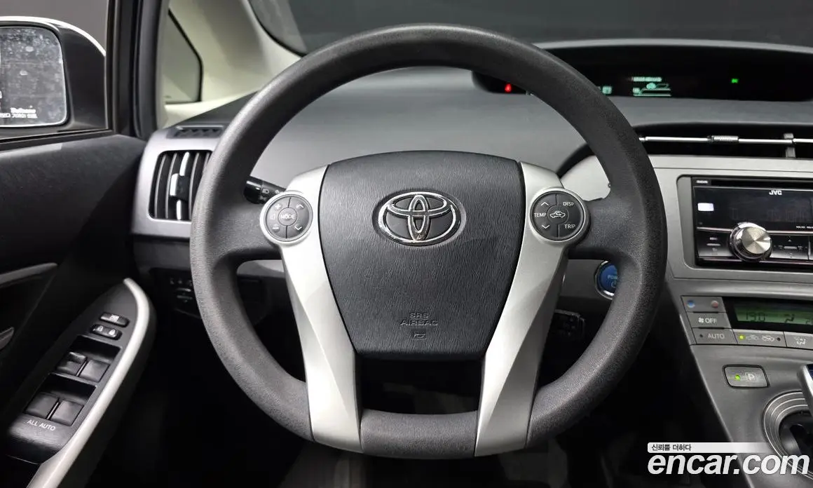Toyota Prius 2012 1.8 автомат (гидро), фото 13 Toyota Prius 2012 1.8 автомат (гидро), фото 13