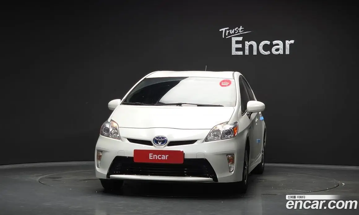 Toyota Prius 2012 1.8 автомат (гидро), фото 3 Toyota Prius 2012 1.8 автомат (гидро), фото 3