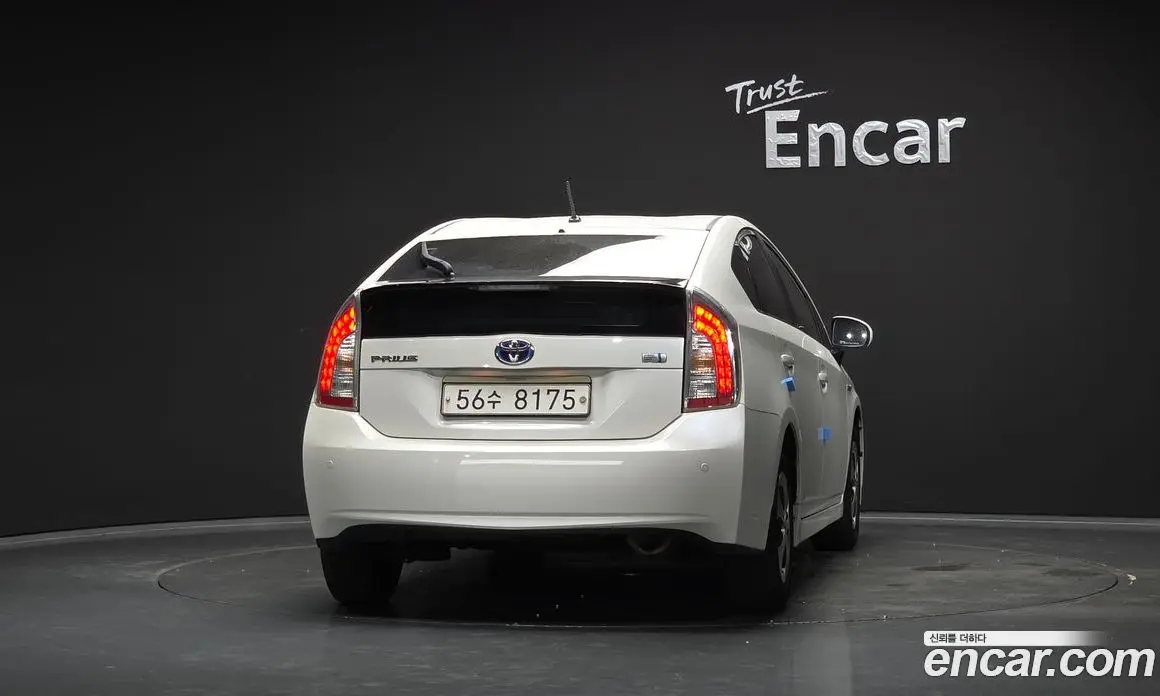 Toyota Prius 2012 1.8 автомат (гидро), фото 4 Toyota Prius 2012 1.8 автомат (гидро), фото 4