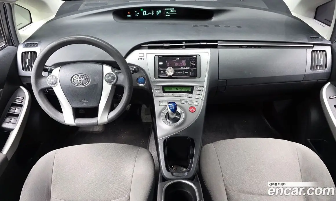 Toyota Prius 2012 1.8 автомат (гидро), фото 7 Toyota Prius 2012 1.8 автомат (гидро), фото 7