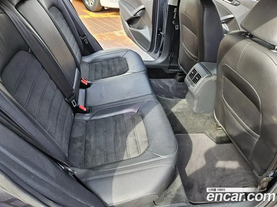 Volkswagen Passat 2015 2.0 автомат (гидро), фото 14 Volkswagen Passat 2015 2.0 автомат (гидро), фото 14