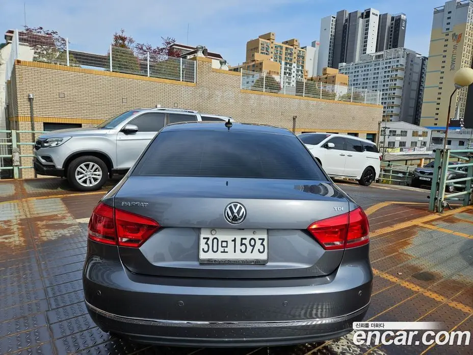 Volkswagen Passat 2015 2.0 автомат (гидро), фото 5 Volkswagen Passat 2015 2.0 автомат (гидро), фото 5