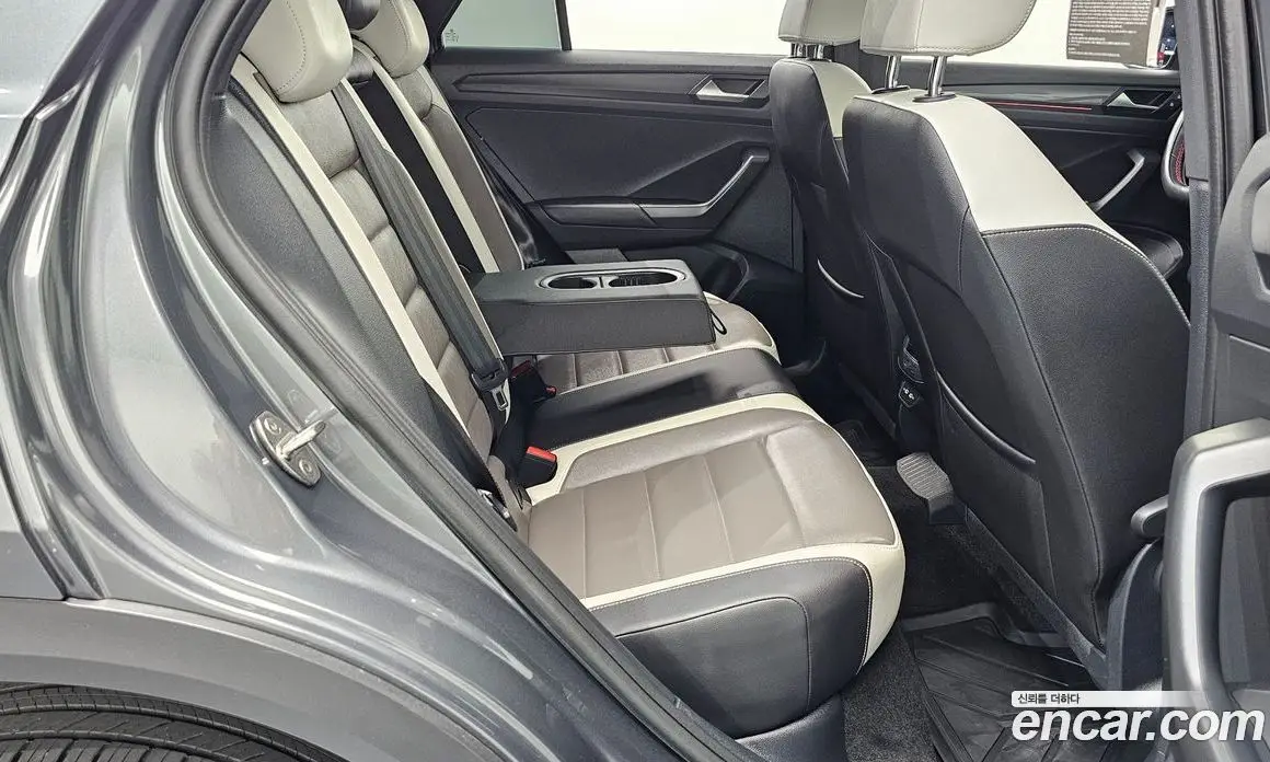 Volkswagen T-Roc 2022 2.0 автомат (гидро), фото 11 Volkswagen T-Roc 2022 2.0 автомат (гидро), фото 11