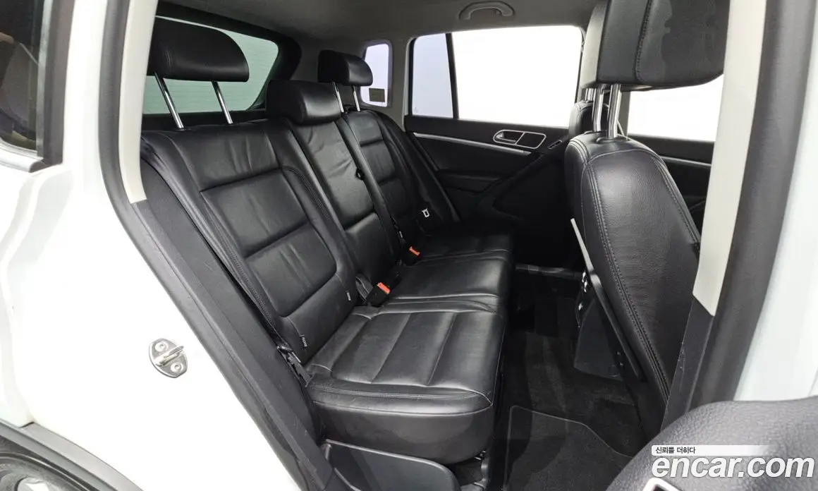 Volkswagen Tiguan 2015 2.0 автомат (гидро), фото 11 Volkswagen Tiguan 2015 2.0 автомат (гидро), фото 11