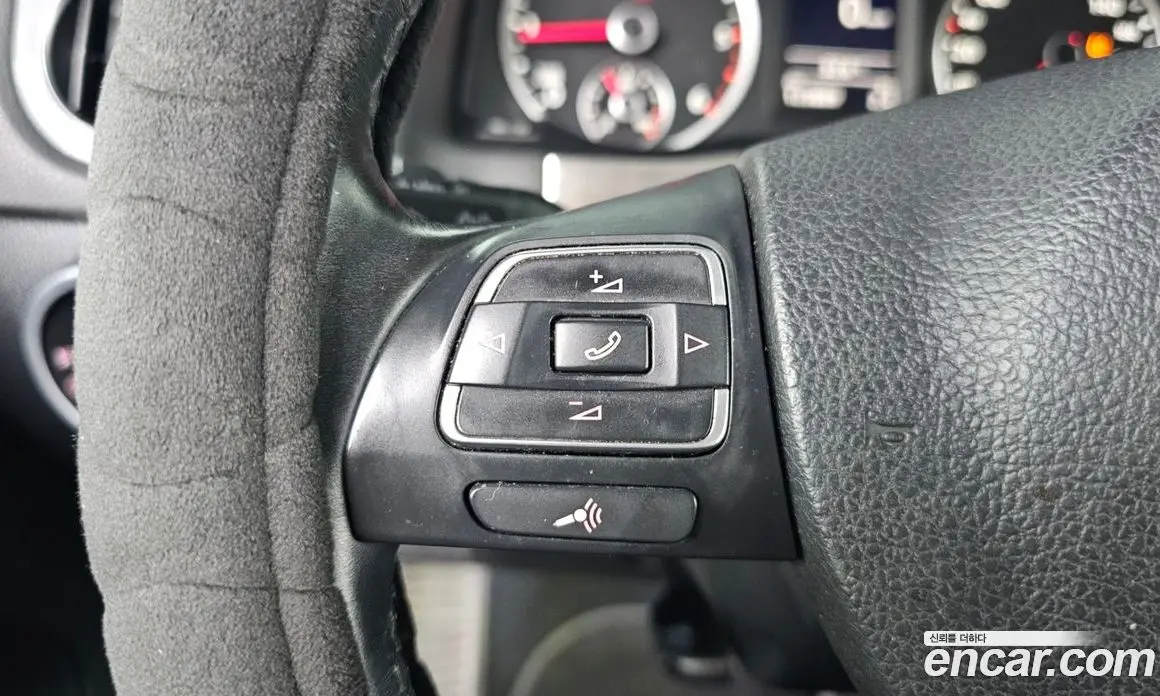 Volkswagen Tiguan 2015 2.0 автомат (гидро), фото 17 Volkswagen Tiguan 2015 2.0 автомат (гидро), фото 17