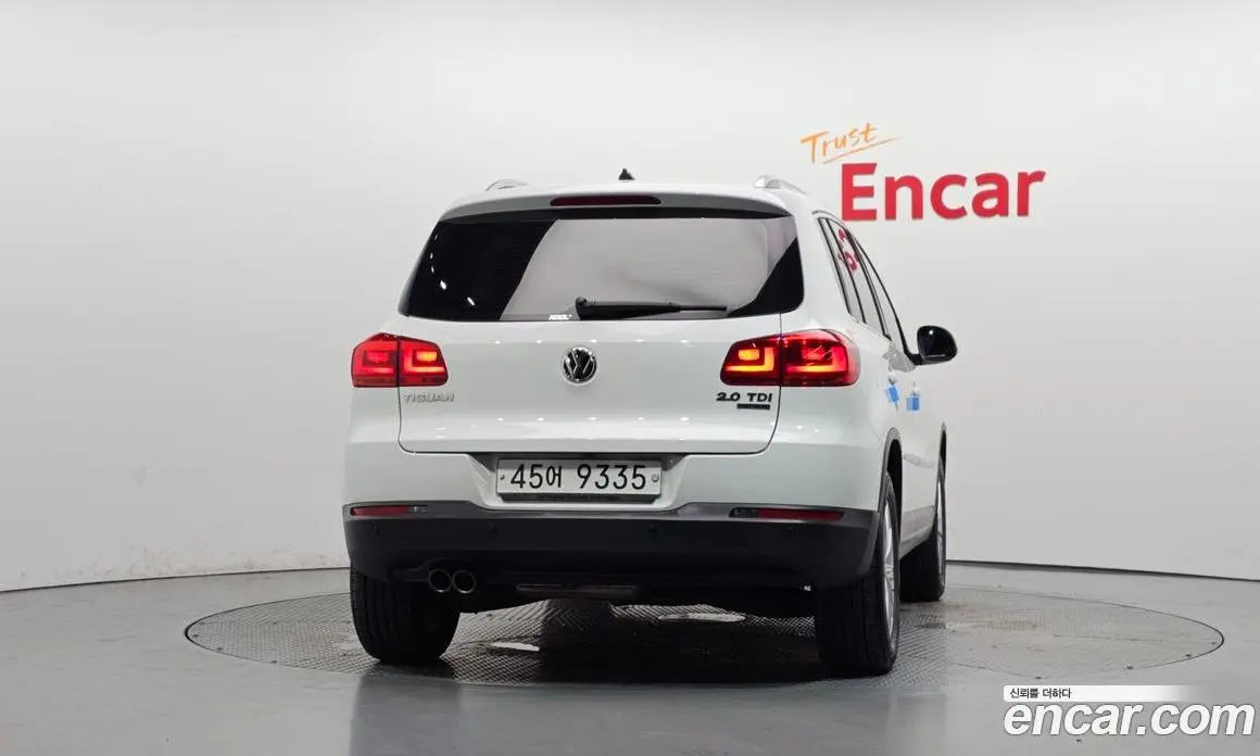 Volkswagen Tiguan 2015 2.0 автомат (гидро), фото 4 Volkswagen Tiguan 2015 2.0 автомат (гидро), фото 4