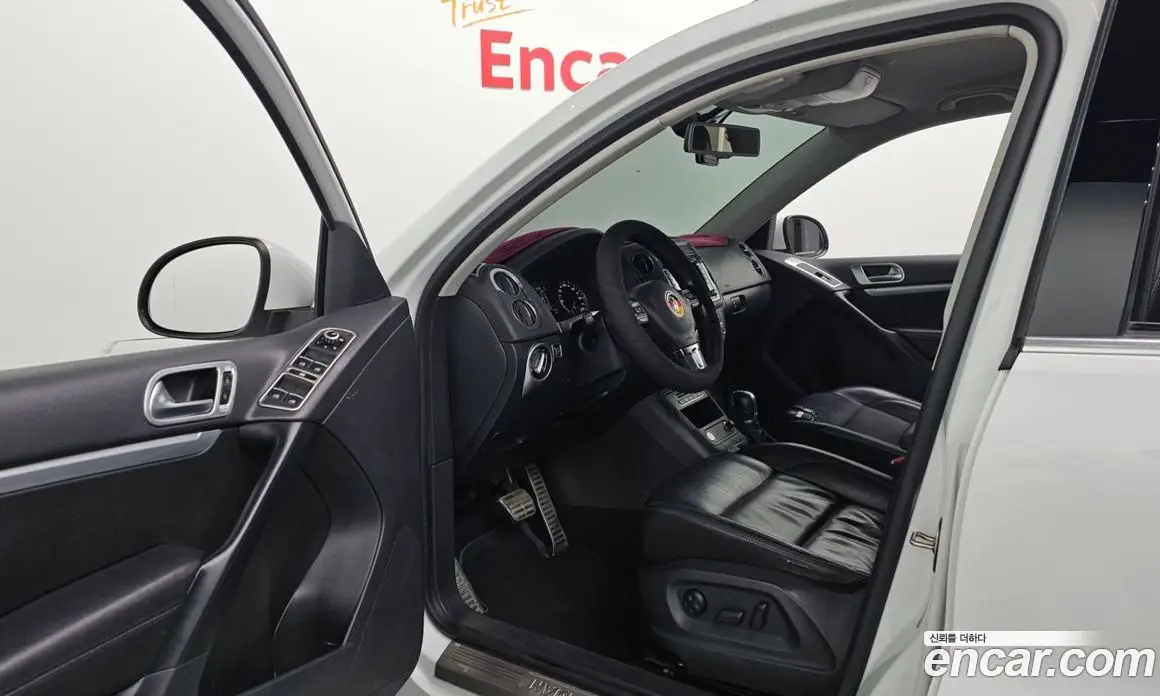 Volkswagen Tiguan 2015 2.0 автомат (гидро), фото 10 Volkswagen Tiguan 2015 2.0 автомат (гидро), фото 10