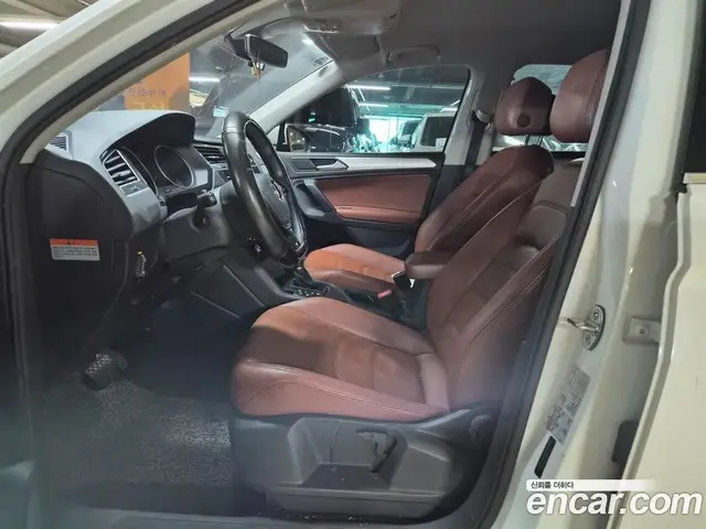 Volkswagen Tiguan 2018 2.0 автомат (гидро), миниатюра 12