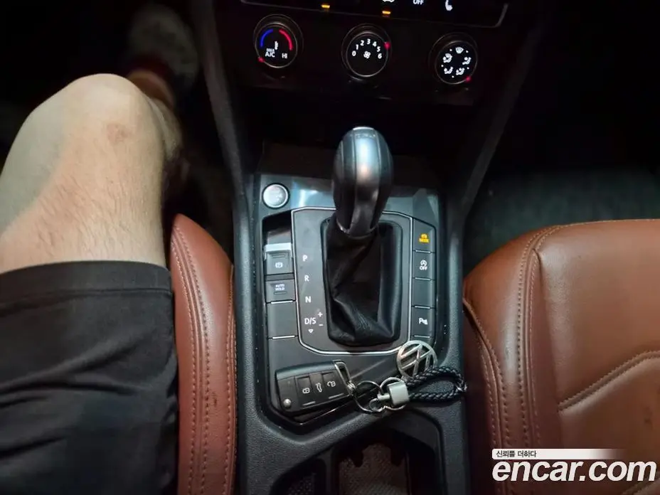 Volkswagen Tiguan 2018 2.0 автомат (гидро), фото 14