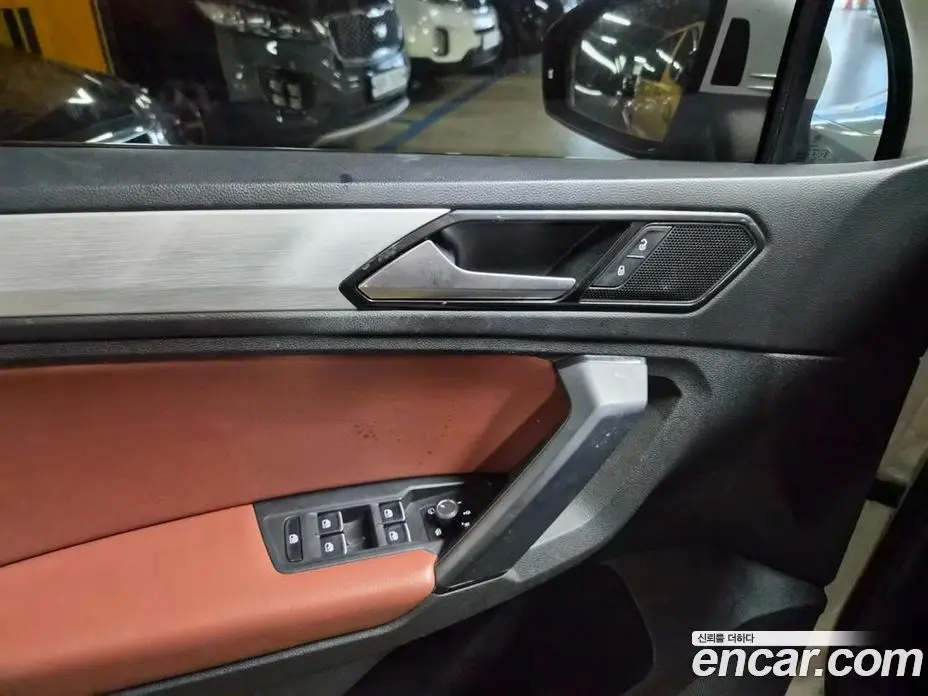 Volkswagen Tiguan 2018 2.0 автомат (гидро), фото 15