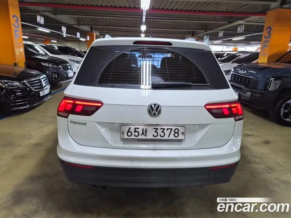 Volkswagen Tiguan 2018 2.0 автомат (гидро), фото 4