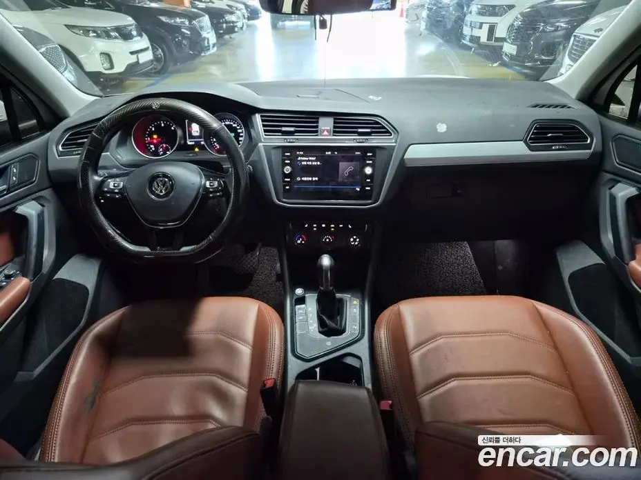 Volkswagen Tiguan 2018 2.0 автомат (гидро), фото 9