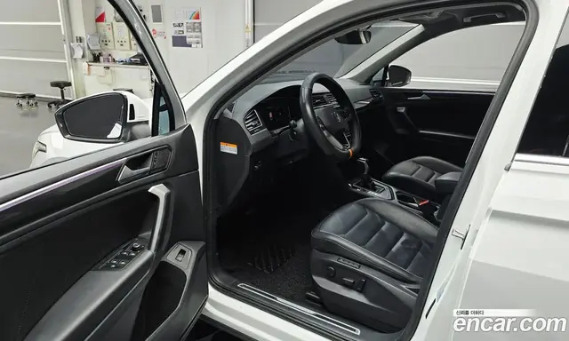 Volkswagen Tiguan 2021 2.0 автомат (гидро), миниатюра 10