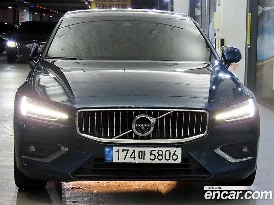 Volvo S60 2021 2.0 автомат (гидро), фото 2 Volvo S60 2021 2.0 автомат (гидро), фото 2