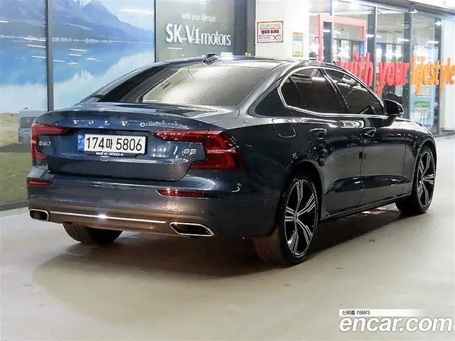 Volvo S60 2021 2.0 автомат (гидро), миниатюра 4 Volvo S60 2021 2.0 автомат (гидро), миниатюра 4