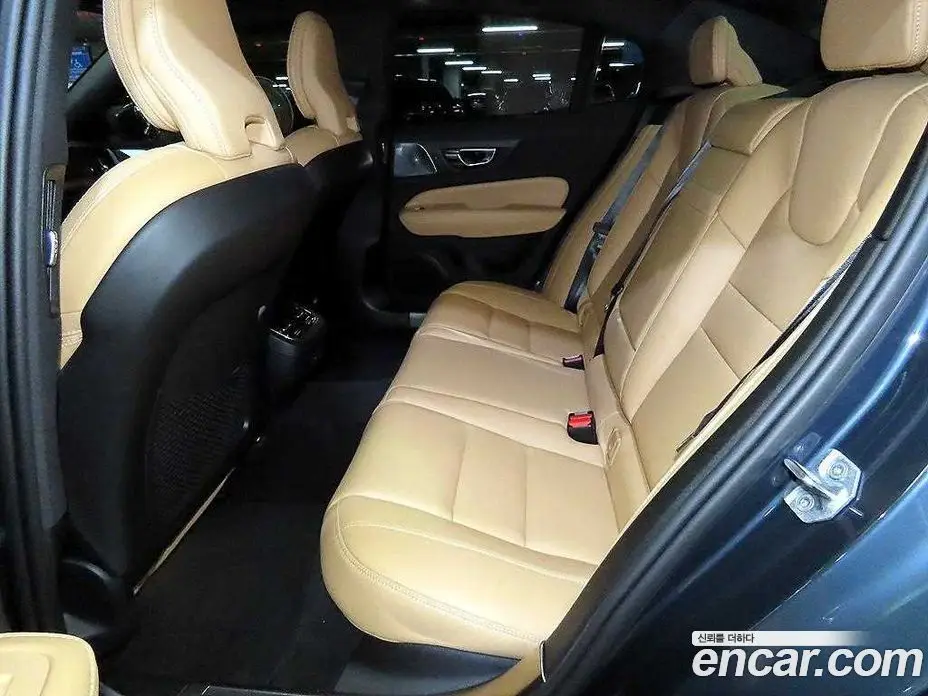 Volvo S60 2021 2.0 автомат (гидро), фото 7 Volvo S60 2021 2.0 автомат (гидро), фото 7